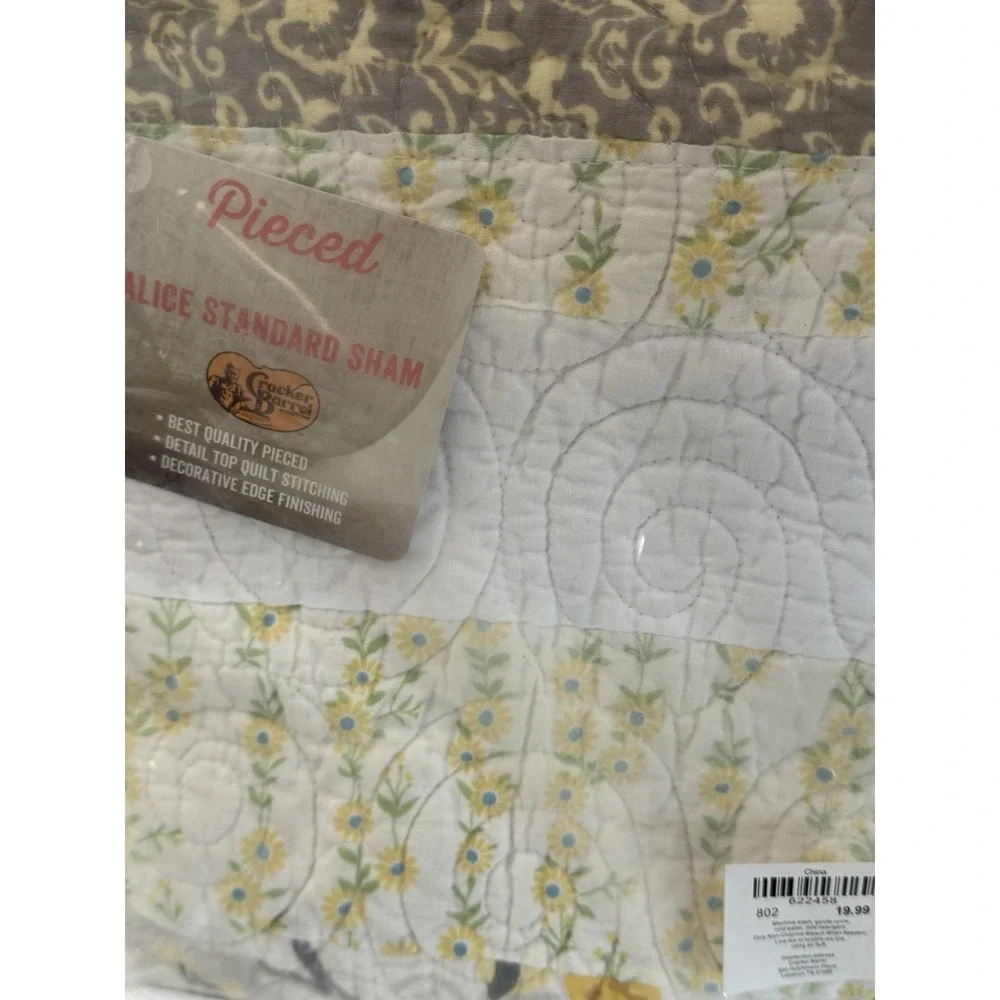 Cracker Barrel NIP Set Of 2‎ Alice Quilted Pillow Shams Gray Yellow Patchwork